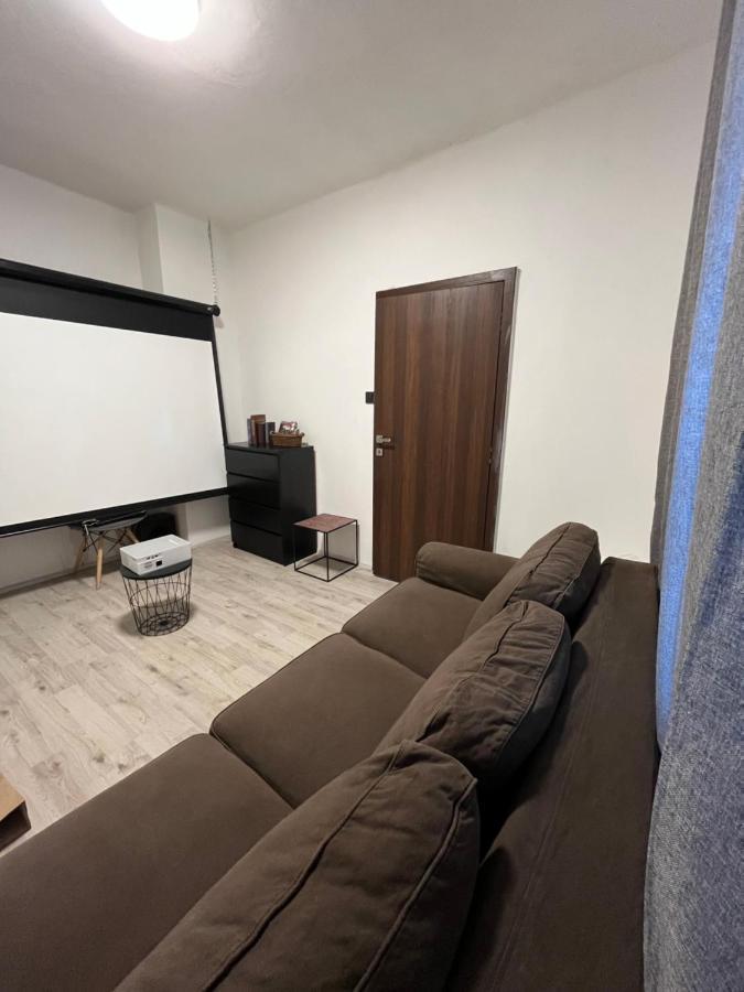 Large 3 Bedroom Apartment With City Skyline View Карлови Вари Екстериор снимка